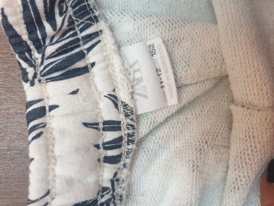 Lot pantaloni scurti 152