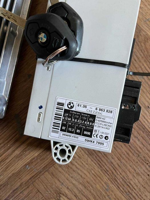 Calculator Modul control Motor ECU CAS2 BMW E60 E61 cheie