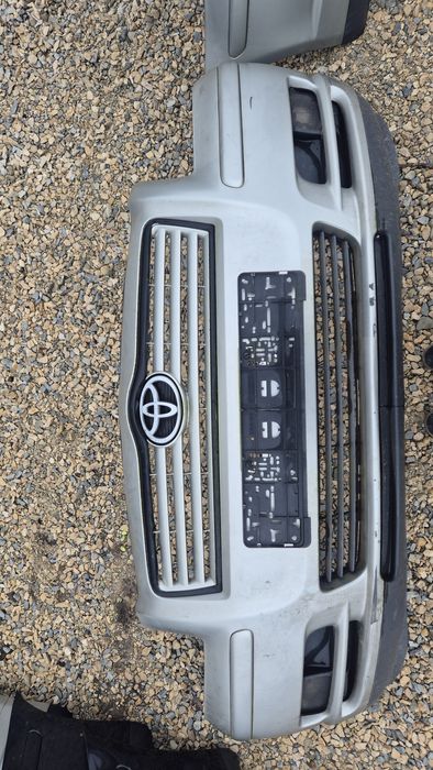 Предна броня за Тойота Авенсис Т25 2002- 2006г