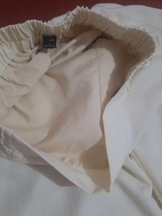Pantaloni largi marime L