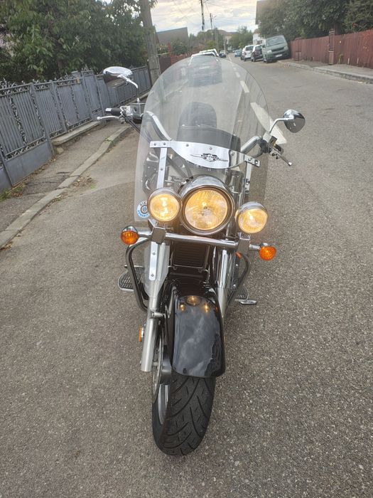 Suzuki boulevard c90T