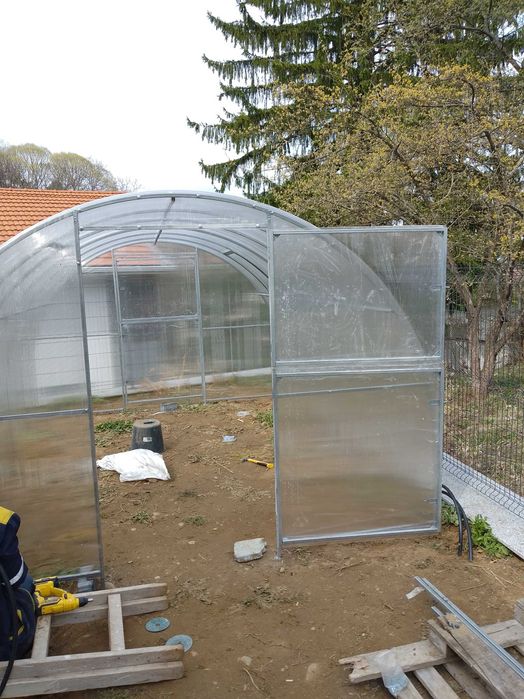 Oранжерий с покритие от поликарбонат