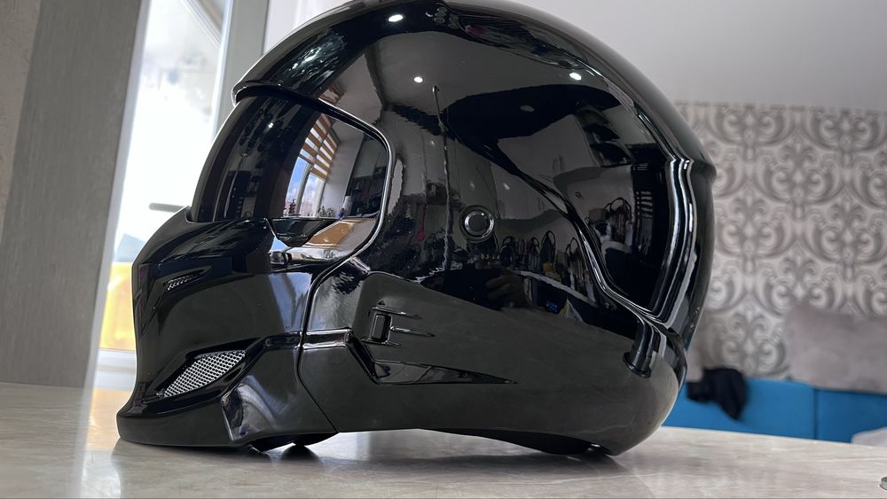 Продам шлем на мото