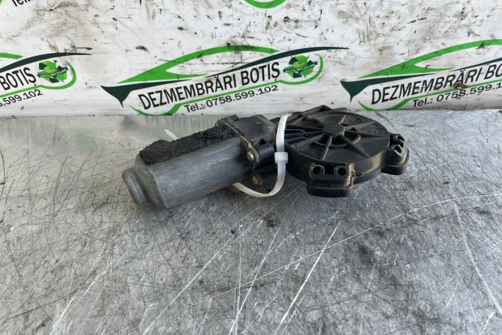 Motoras macara geam fata dreapta Renault Megane a 2-a generatie