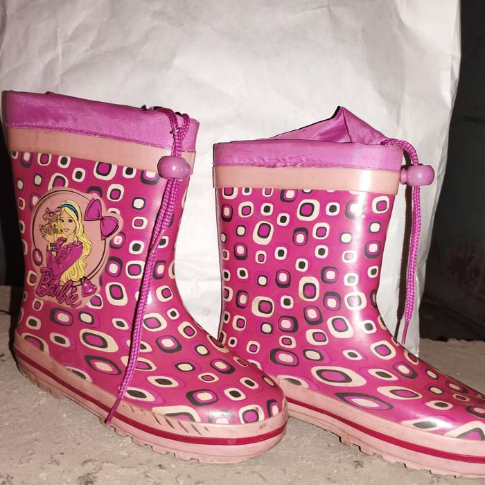 Продам резиновые сапоги на девочку