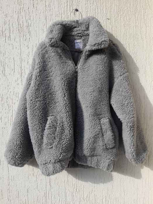 Дамско пухкаво късо сиво палто, размер - XS-S-M