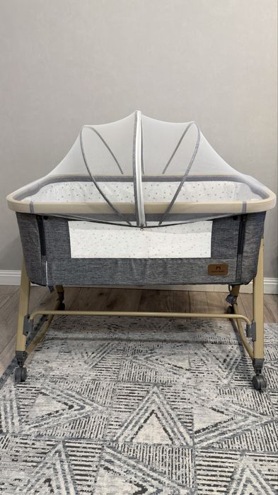 Продам манеж-кровать Ining baby