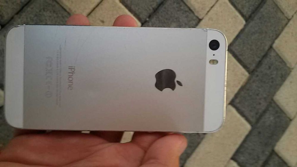 Iphone 5s va samsung s3 sotiladi