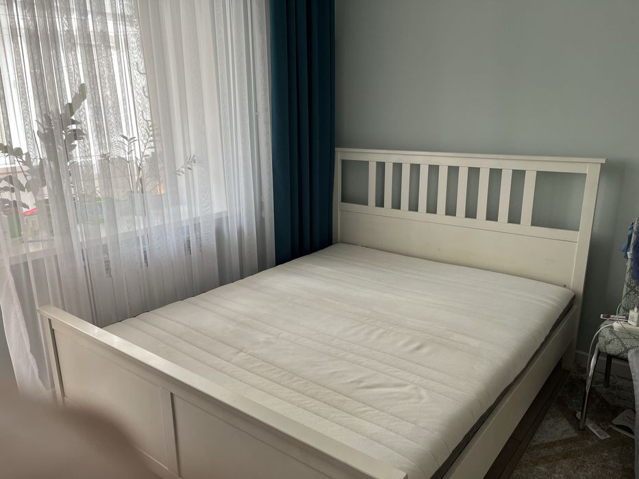 продам кровать с матрасом