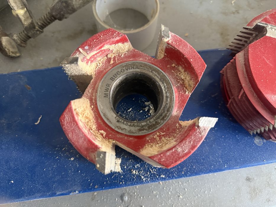 Freza rindeluit , imbinat dinti dek