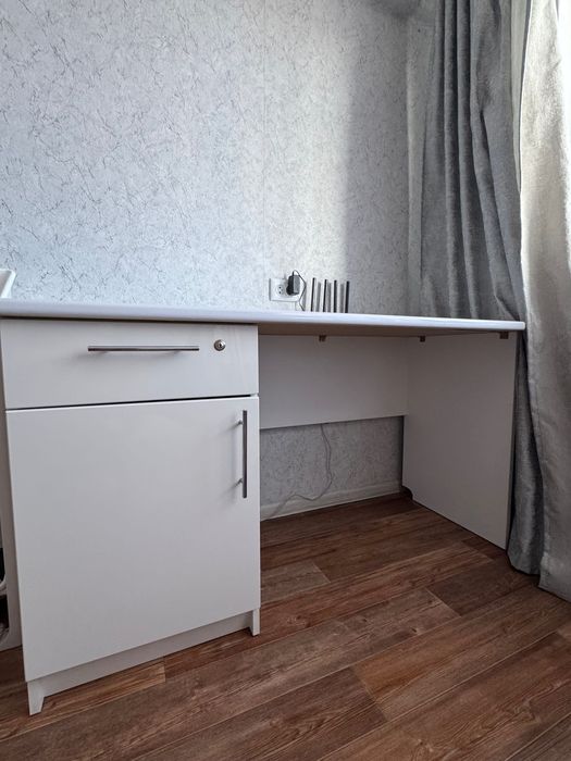 Продам письменный/рабочий стол