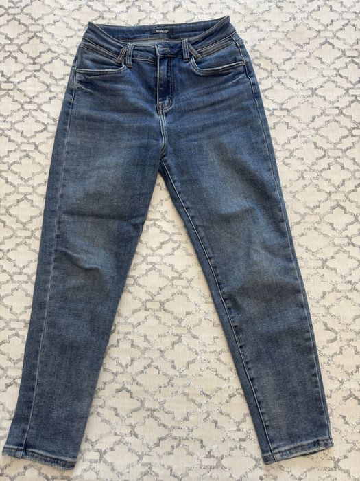 Продам джинсы женские