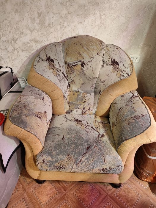 Кресло большое ( одно)