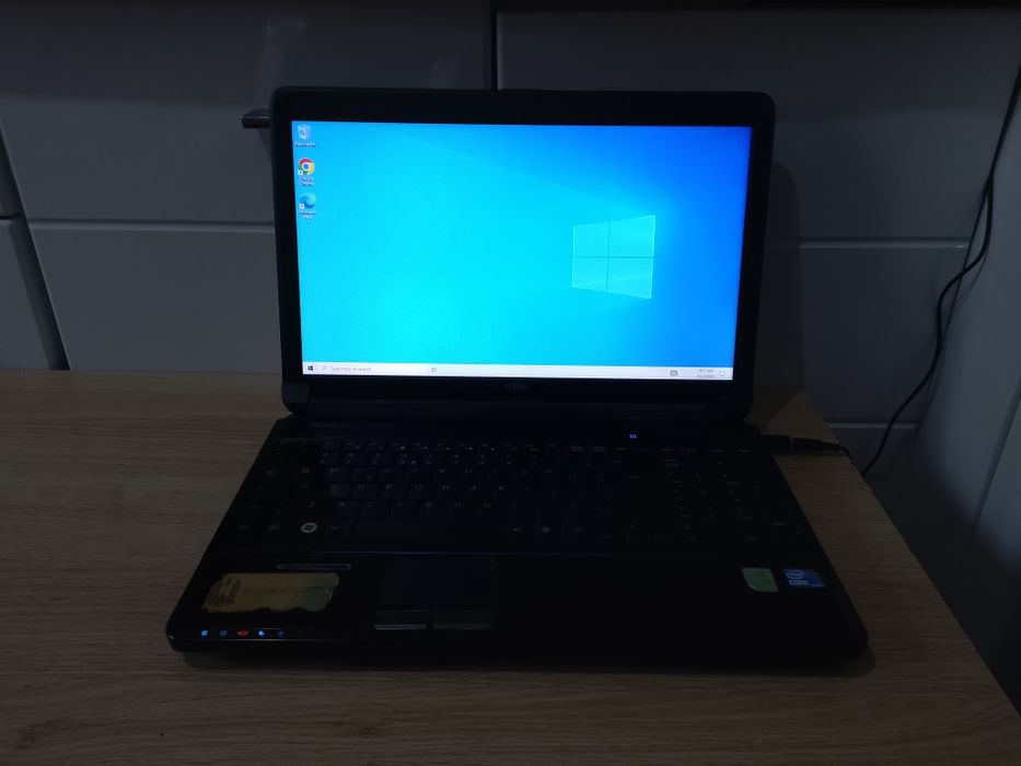 Vind leptop Fujitsu Siemens i5
