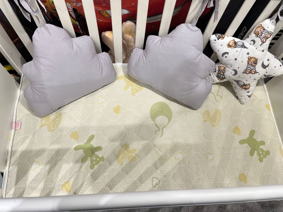 Продавам бебешки неща