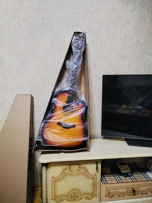 Акустическая гитара