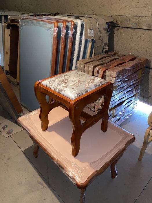 Табуретки из дерева в наличии