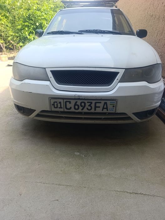Neksiya 2.  Holati yahshi yurip turgan moshina