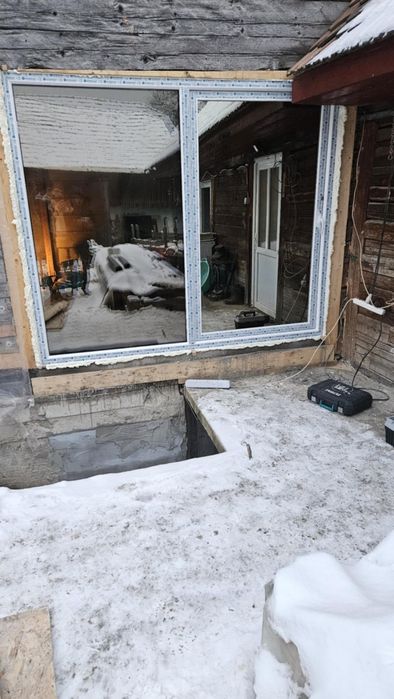 Tâmplărie PVC Uși și ferestre