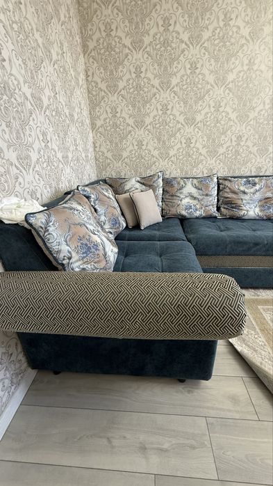 Диван угловой б/у