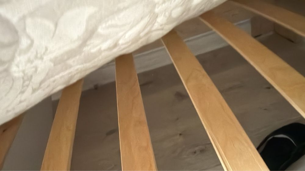 Продам кровать 90*200 с матрасом