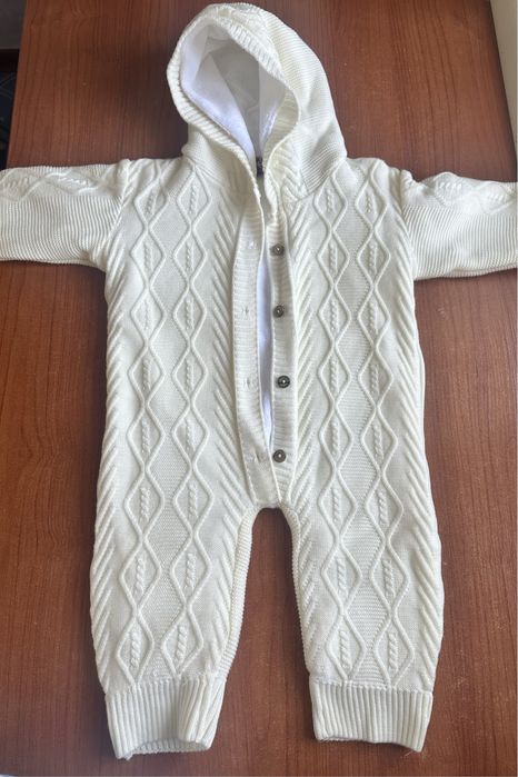 Продам комбинезон для малыша.