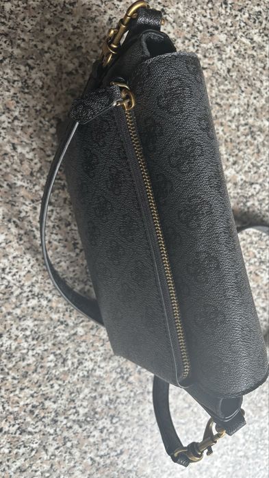GUESS сумка в идеальном состоянии