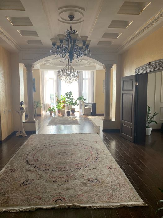 Дом в престижном районе Алматы