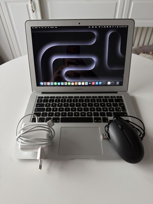 Apple MacBook Air 13” A1466 Mid 2012 | i7 | 8GB RAM | SSD 250GB