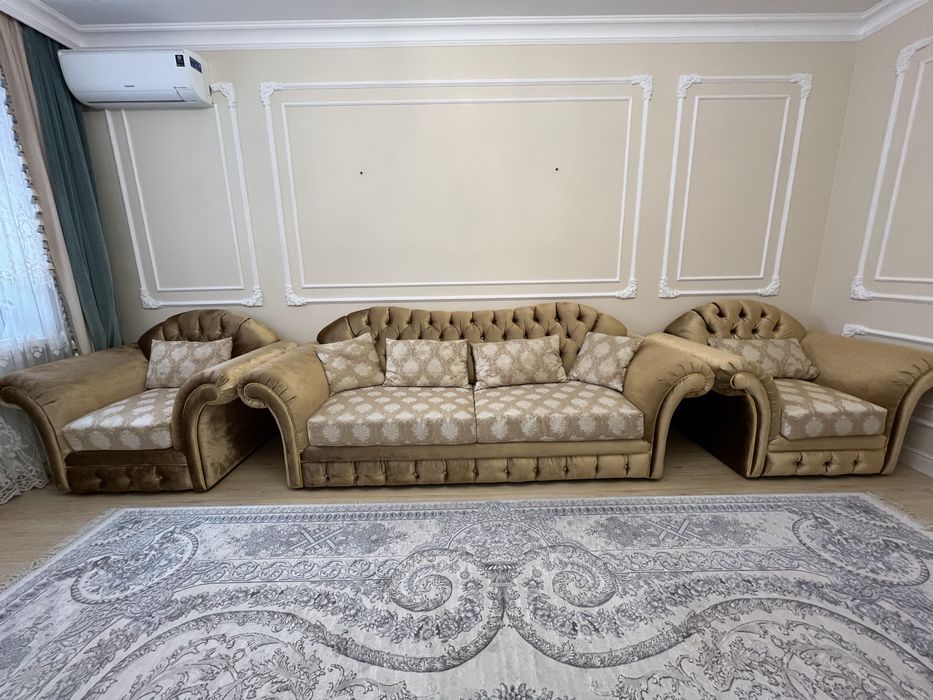 Проется диван с креслами