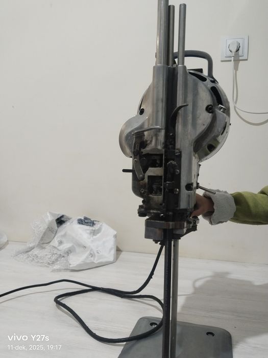 Tikuv qaychisi xolati yangi