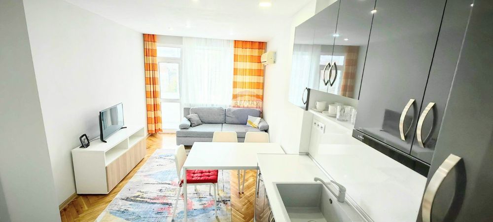 Дава се под наем Тристаен апартамент в Варна, Гръцка махала - 68 кв.м за 612 € - Снимка #3