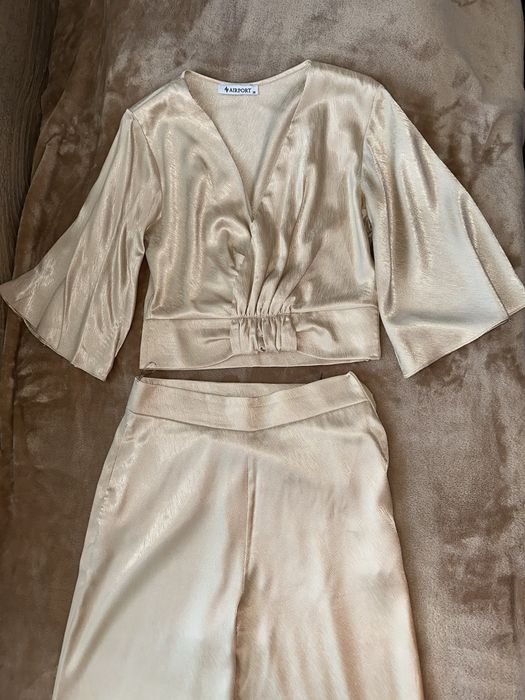 Златист комплект