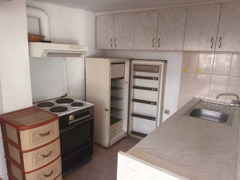 Дава се под наем Етаж от къща в Варна, Христо Ботев - 40 кв.м за 5.1 € - Снимка #5