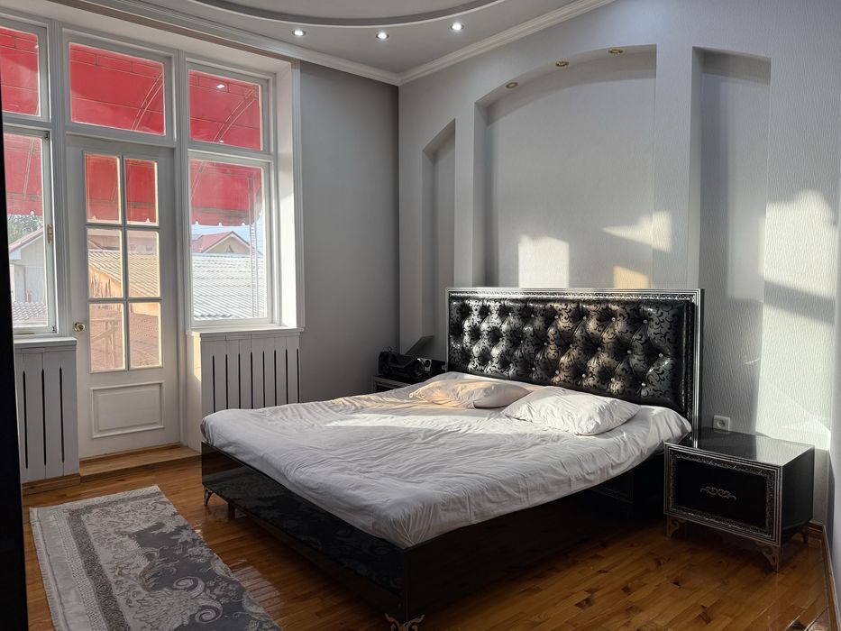 Трёхэтажный дом, Дубовая 3,4 сотки, Пять - комнат • 300м² Алимкент