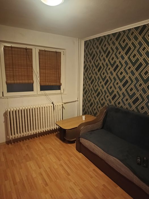 Închiriez Garsonieră