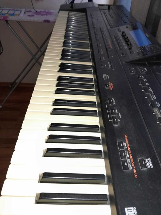 Roland G-800 & General Music GEM Pro 1 Real Piano