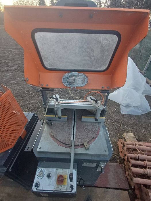 Utilaje tâmplărie PVC. Circular, Plita