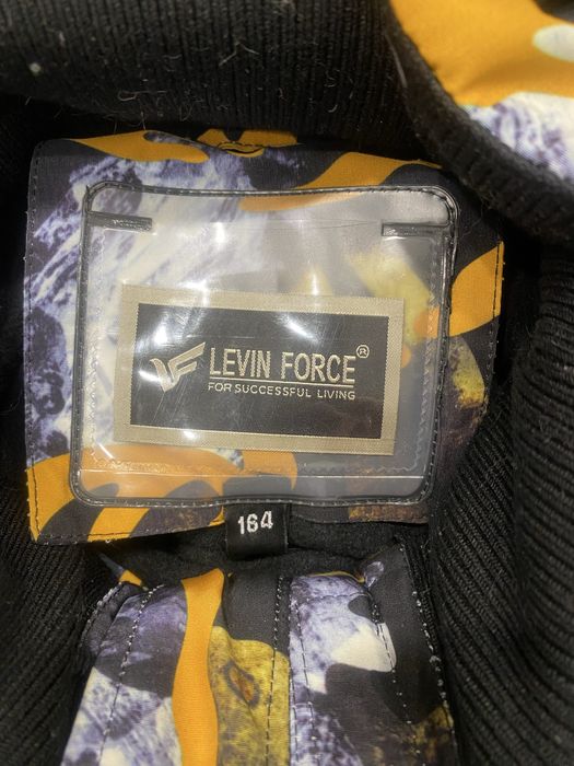 Продам куртку на подростка