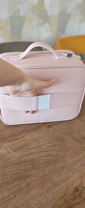 Куфарче за грим с огледало и светлина