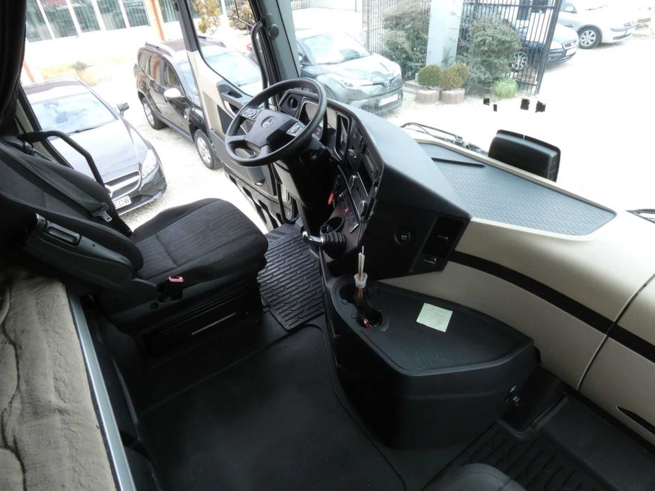 Mercedes Benz Actros Mega