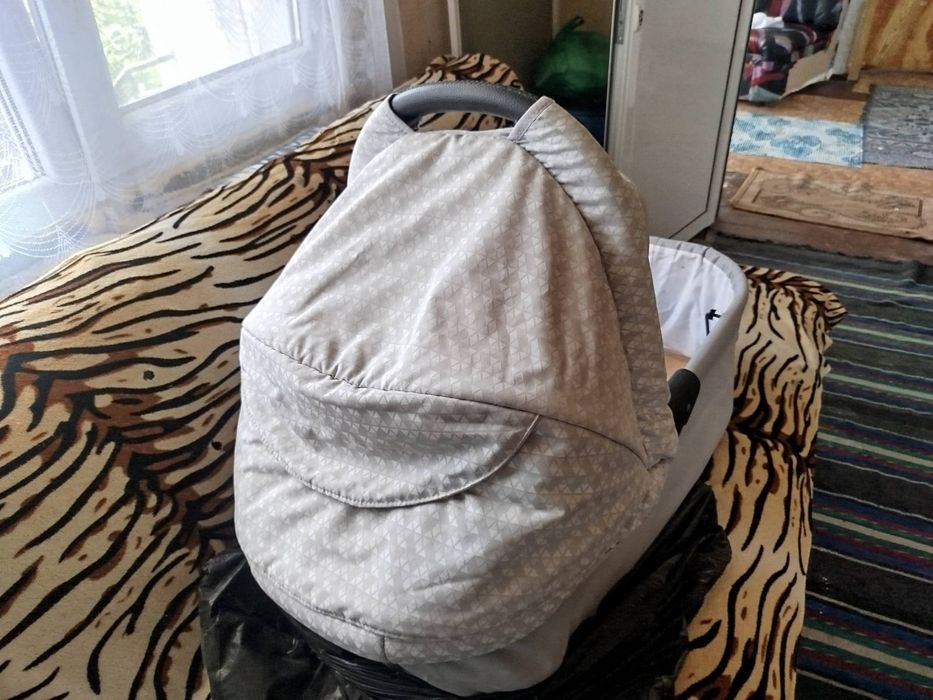 Продавам количка с два коша