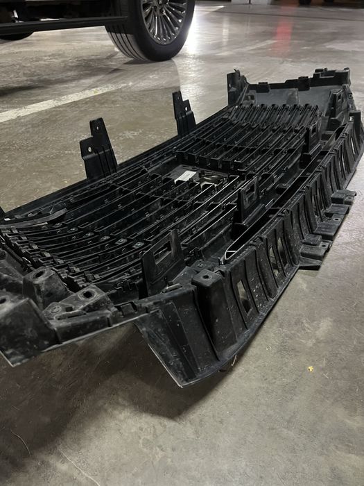 оригинальная решетка радиатора от Tank 500