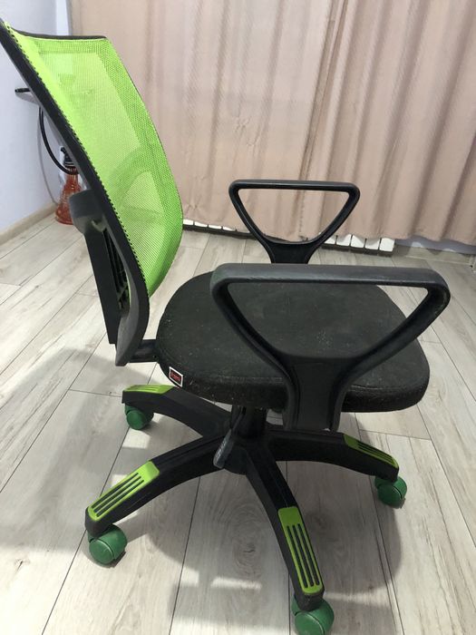 Компьютерное кресло