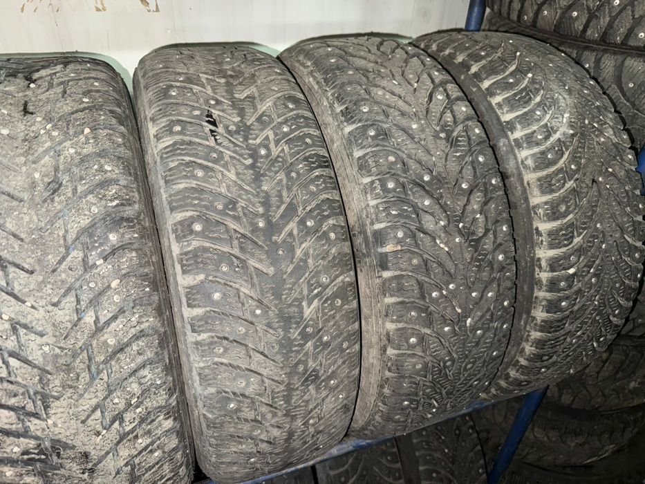 Продам зимние шипованные шины 185/65 15 Nokian