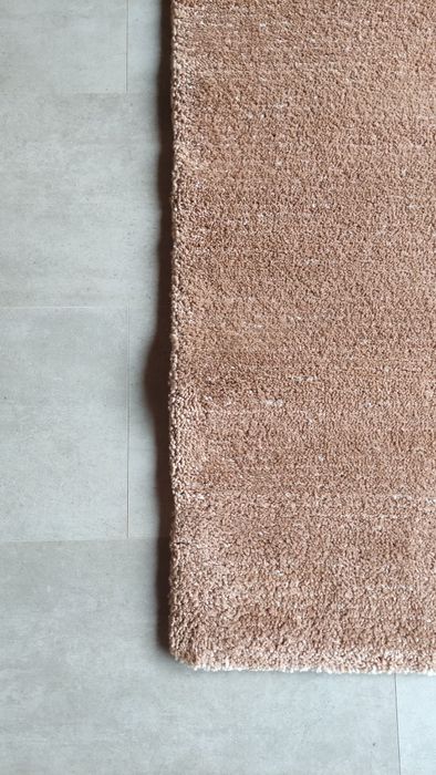 Килим 120*170 чисто нов цвят карамел