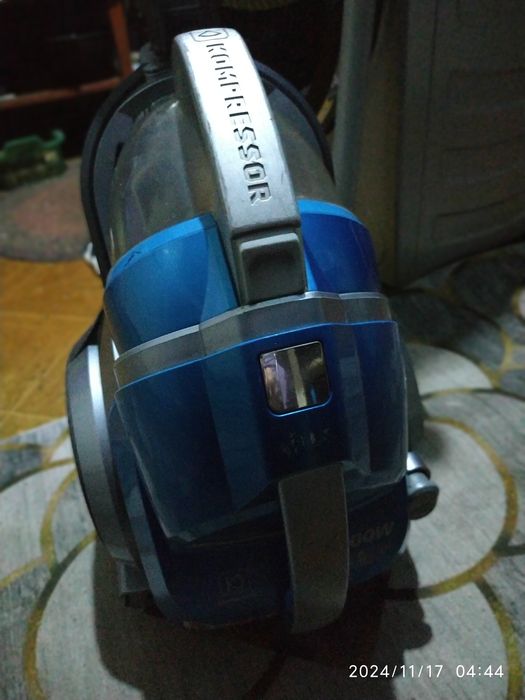 Продам пылеесоос LG 2000w