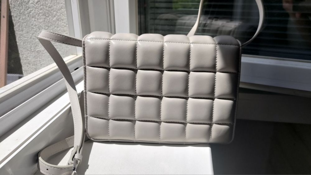 Geanta H&M bej, noua