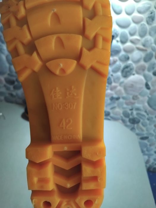 Резиновые сапоги