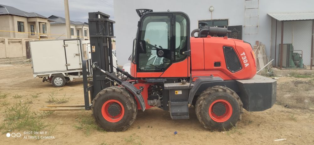 Вилочный погрузчик вездеход T30A